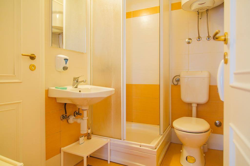 Hostel Cheap Sleep Marinero (Adults Only) Hvar Town Zewnętrze zdjęcie